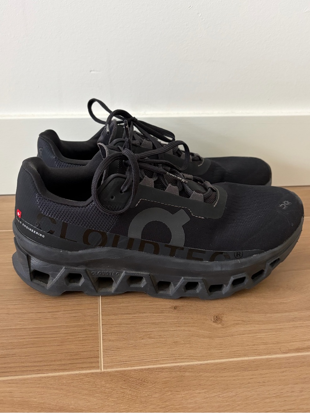 ON CLOUD- men’s size 7, monster running shoes "All Black" colorway.